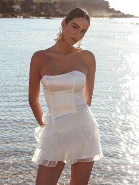 Selfie Leslie NWT Size US 4 Strapless mini dress Tiered organza ruffle skirt Swe